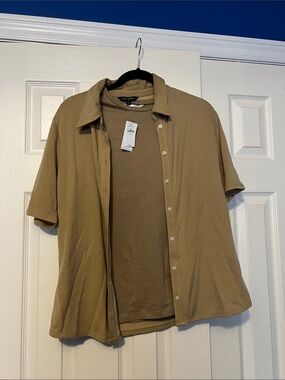 Banana Republic Short-Sleeve Button Front Cardigan and Tshirt Set in Khaki